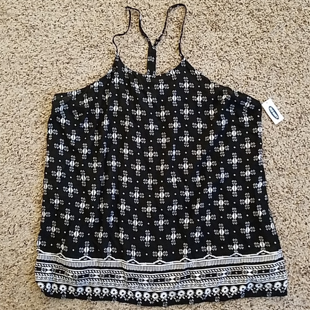NWT• Black & White Printed Tank Top • Old Navy